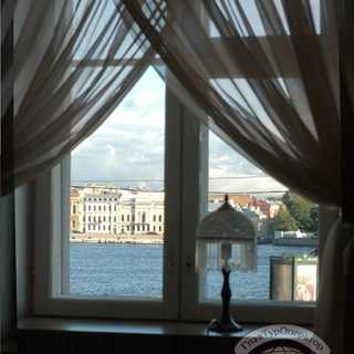 Окно в Санкт-Петербург
